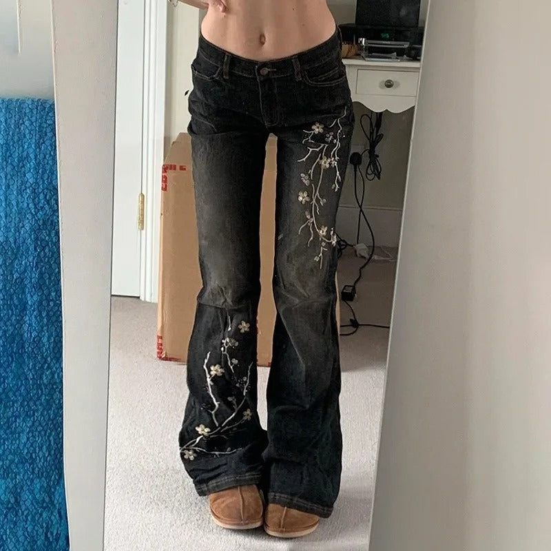 Pantalones vaqueros acampanados